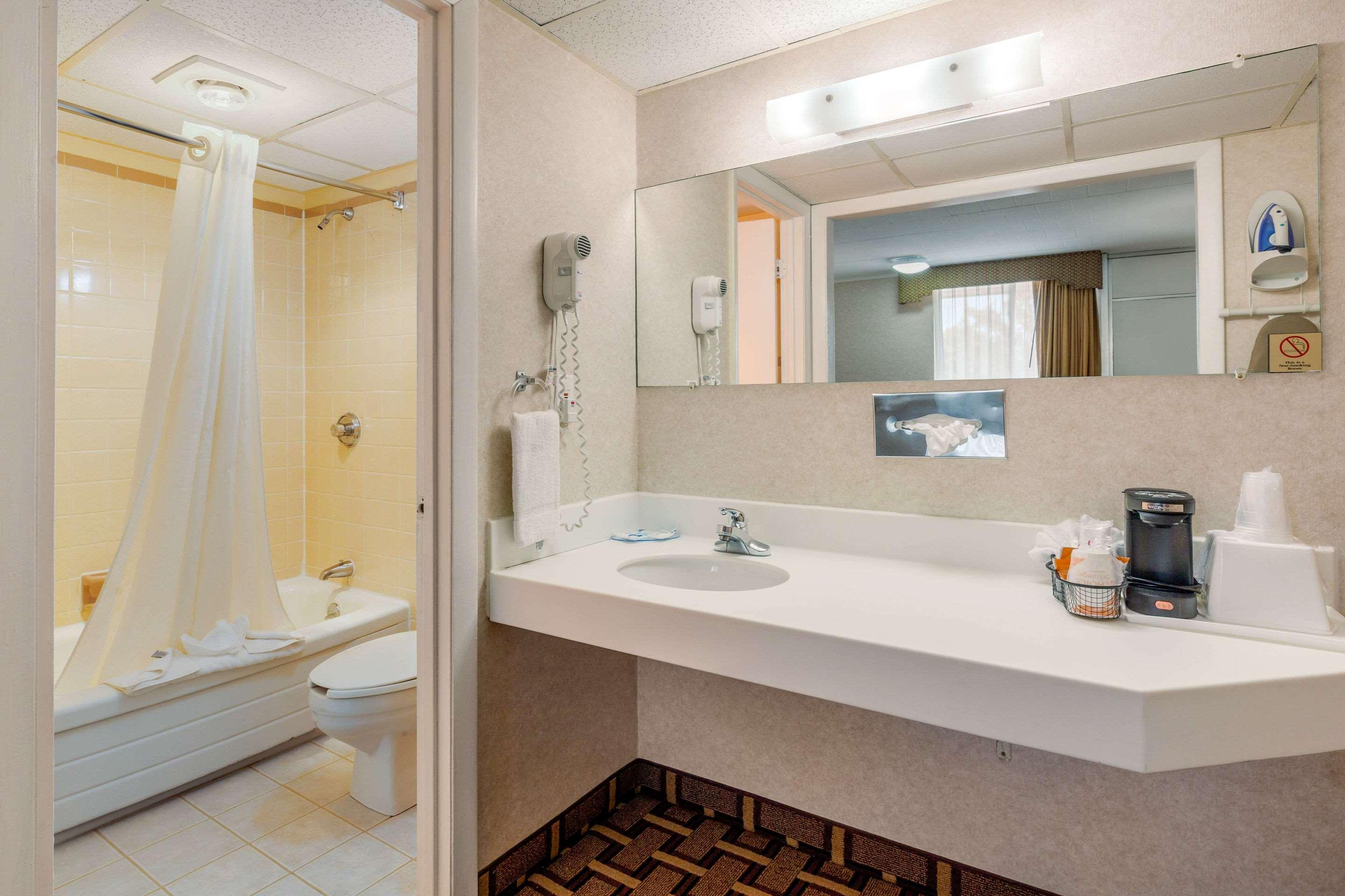 Rodeway Inn Mystic Luaran gambar
